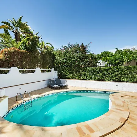 빌라 The House By Algarve Holidays *