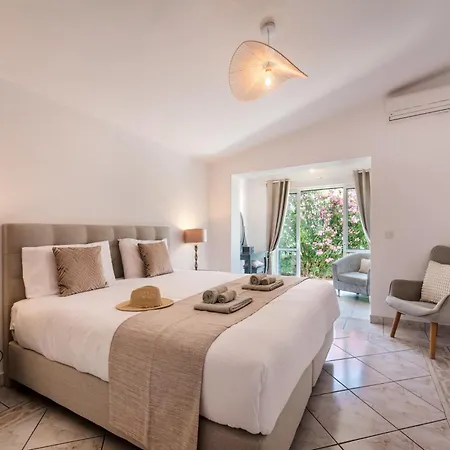 빌라 The House By Algarve Holidays *