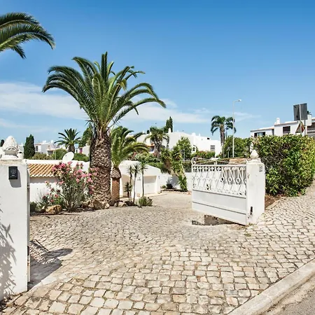 빌라 The House By Algarve Holidays *