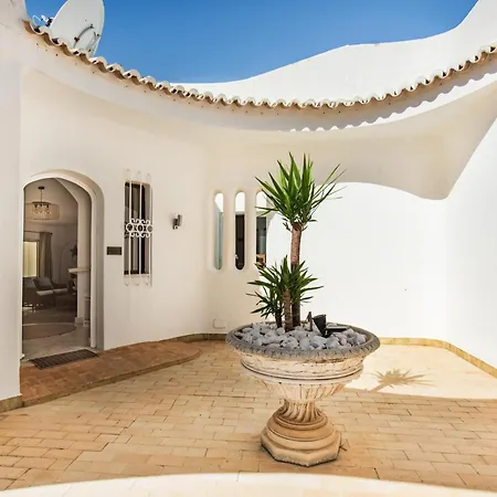The House By Algarve Holidays * 알부페이라